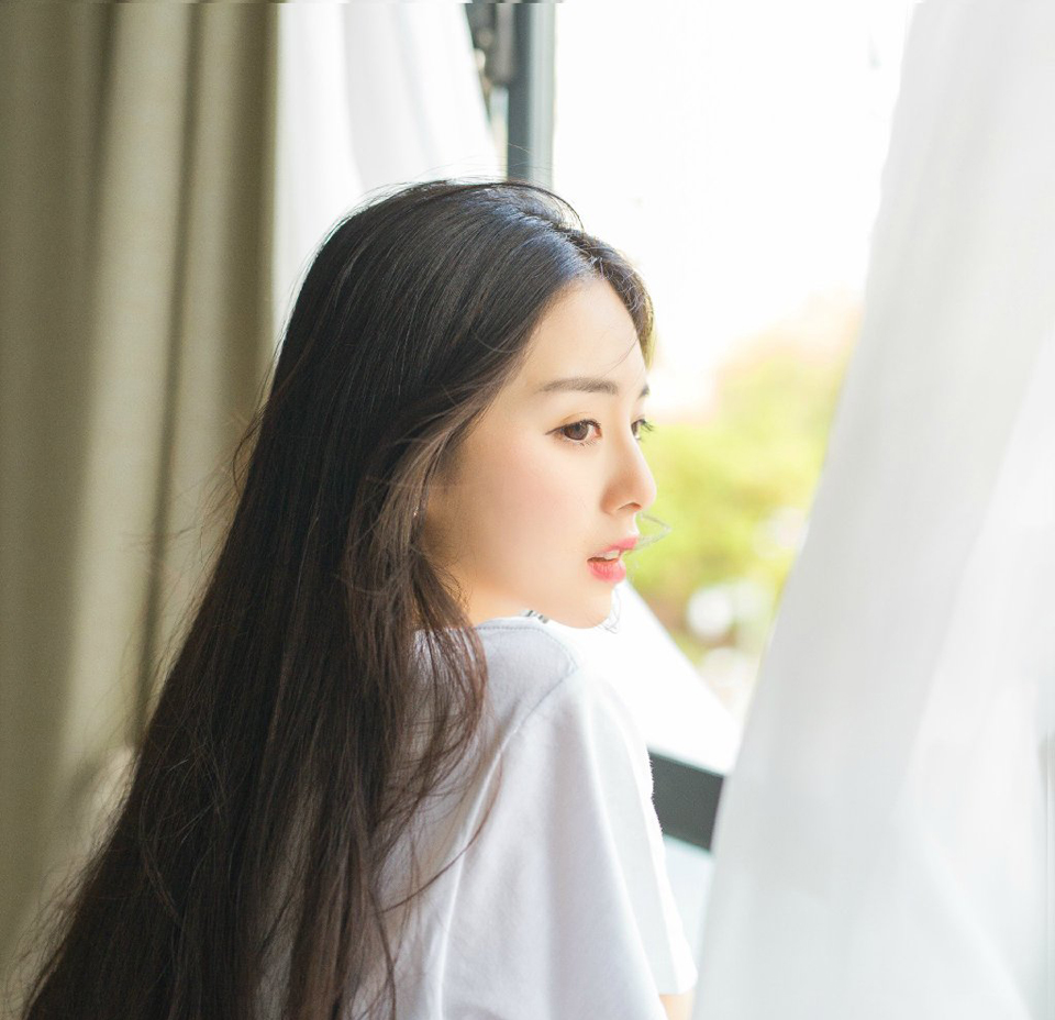 “诸位，刘璋虽然有过，但终究与诸位君臣一场，如今益州已降，我也说过，往日一切，既往不咎。”庞统沉声道。